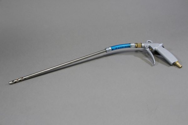 Eine Pistole mit einem Druckluftanschluss für SLIM-Ventile aus Aluminium