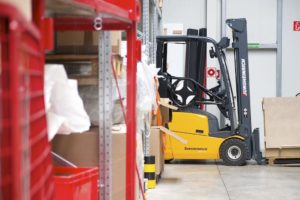 Close-up of warehouse with Rothschenk forklift | Who is responsible for load securing?