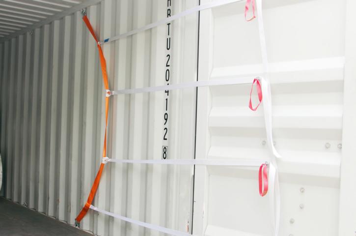 Container Lashing Systeme | Red Lash 4er-Gurtband sichert einen Container | Ladungssicherungsprodukt Rothschenk