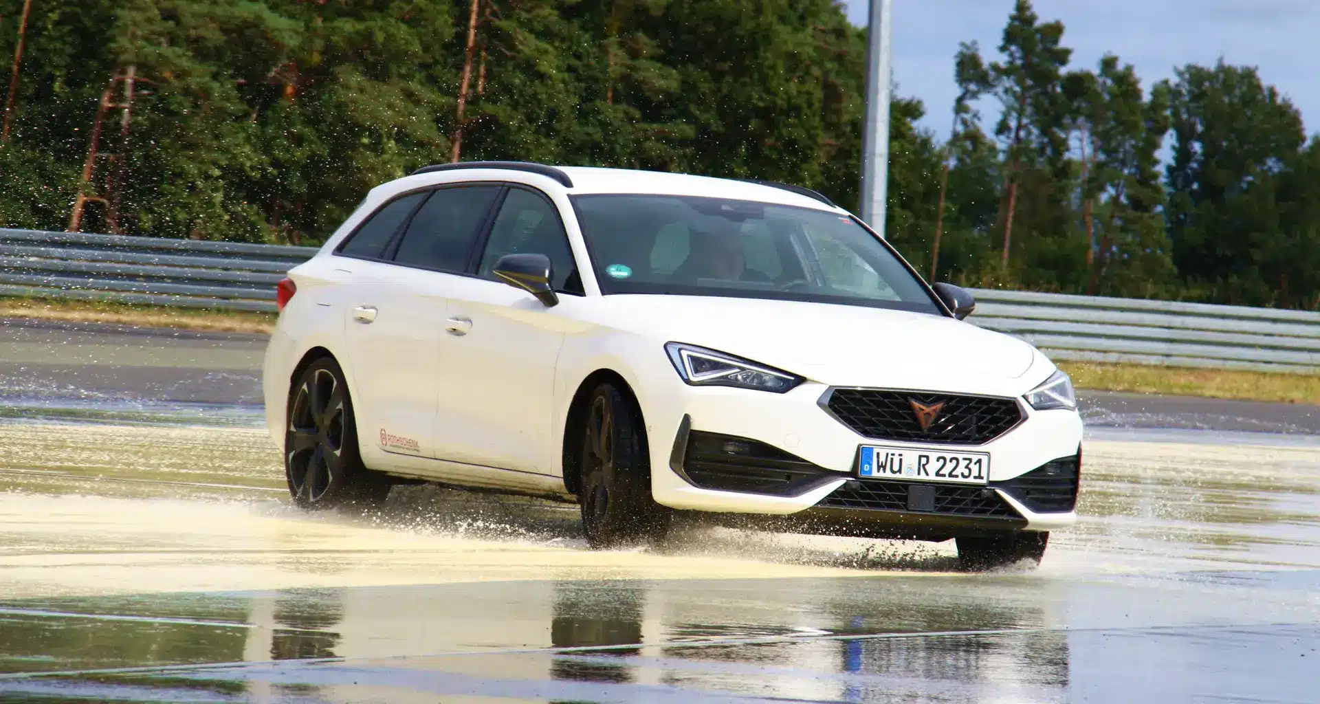 ADAC-Fahrsicherheitstraining-fuer-Mitarbeiter-Rothschenk-Ladungssicherung